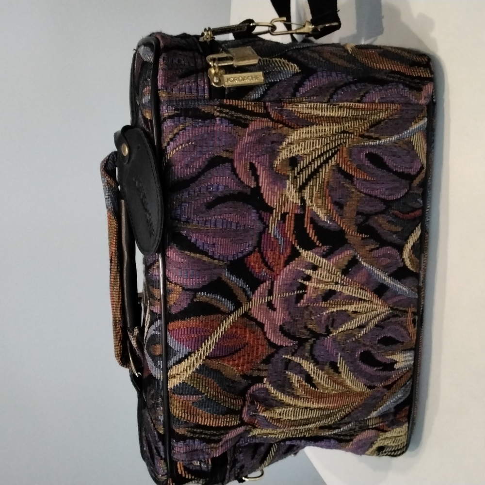 Vintage Jordache tapestry travel makeup case (13" wide x 8" high) - Picture 4 of 7